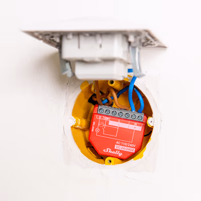 Shelly 1PM Gen4 - releu Wi-Fi cu Matter, Zigbee si masurarea consumului - lifestyle