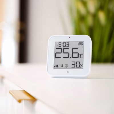 SHELLY-BLU-HT-DISPLAY-ZB-WHITE - lifestyle