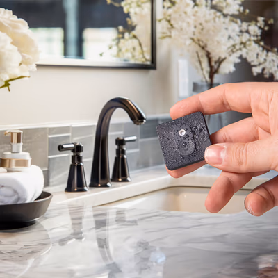 SHELLY-BLU-HT-ZB-BLACK - lifestyle