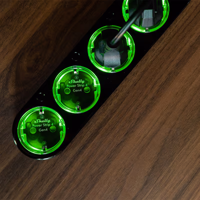 Shelly Power Strip 4 Gen4 Negru - prelungitor smart 4 prize cu masurare - lifestyle