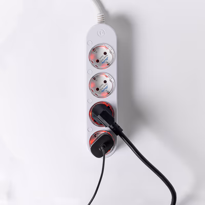 Shelly Power Strip 4 Gen4 White — prelungitor inteligent cu 4 prize - lifestyle