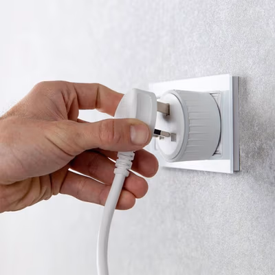 SHELLY-WAVE-PLUG-UK - lifestyle