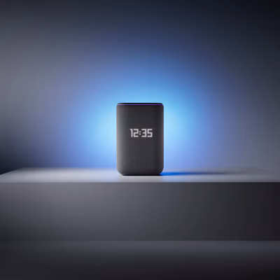 YNDX-00060BLK - lifestyle